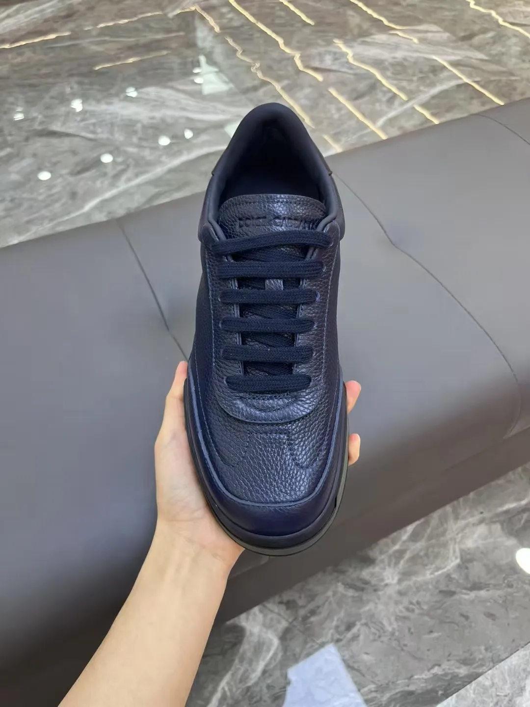 Men's shoes 💰460 [New style] 🐝🐝⚠️[DG] ⚠️High grade, top craftsmanship ⚠️Men's casual style, regular size 39 to 44 (45 can be customized ⚠️D &G Fashionable and casual style, unique design style! Fully original single-layer calfskin hollow design, inner calfskin latex back foot! Exclusive for summer! Original TPU outsole! Look at the details of the quality, and it can stand up to all kinds of tests!